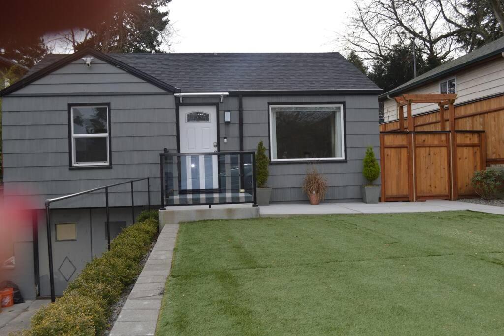 Cozy Crown Hill Carkeek Cottage W/3 Beds, Full Kitchen & Backyard In North Seattle Eksteriør bilde