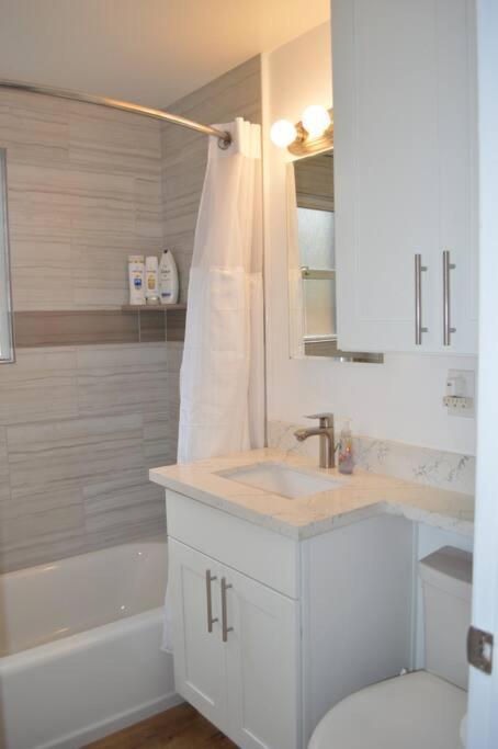 Cozy Crown Hill Carkeek Cottage W/3 Beds, Full Kitchen & Backyard In North Seattle Eksteriør bilde